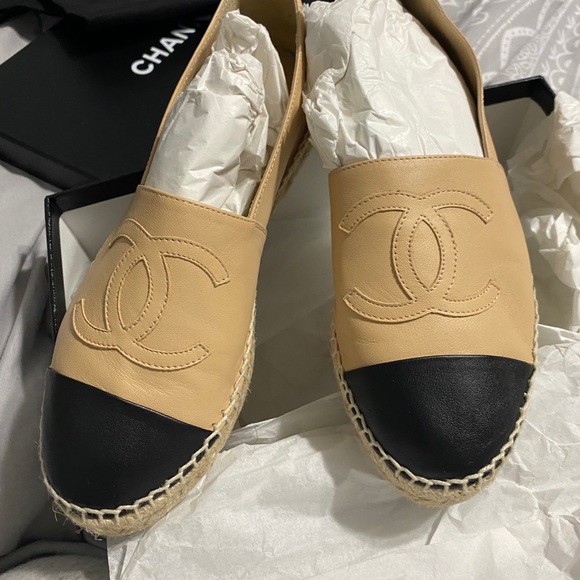 CHANEL Shoes - Sneakers